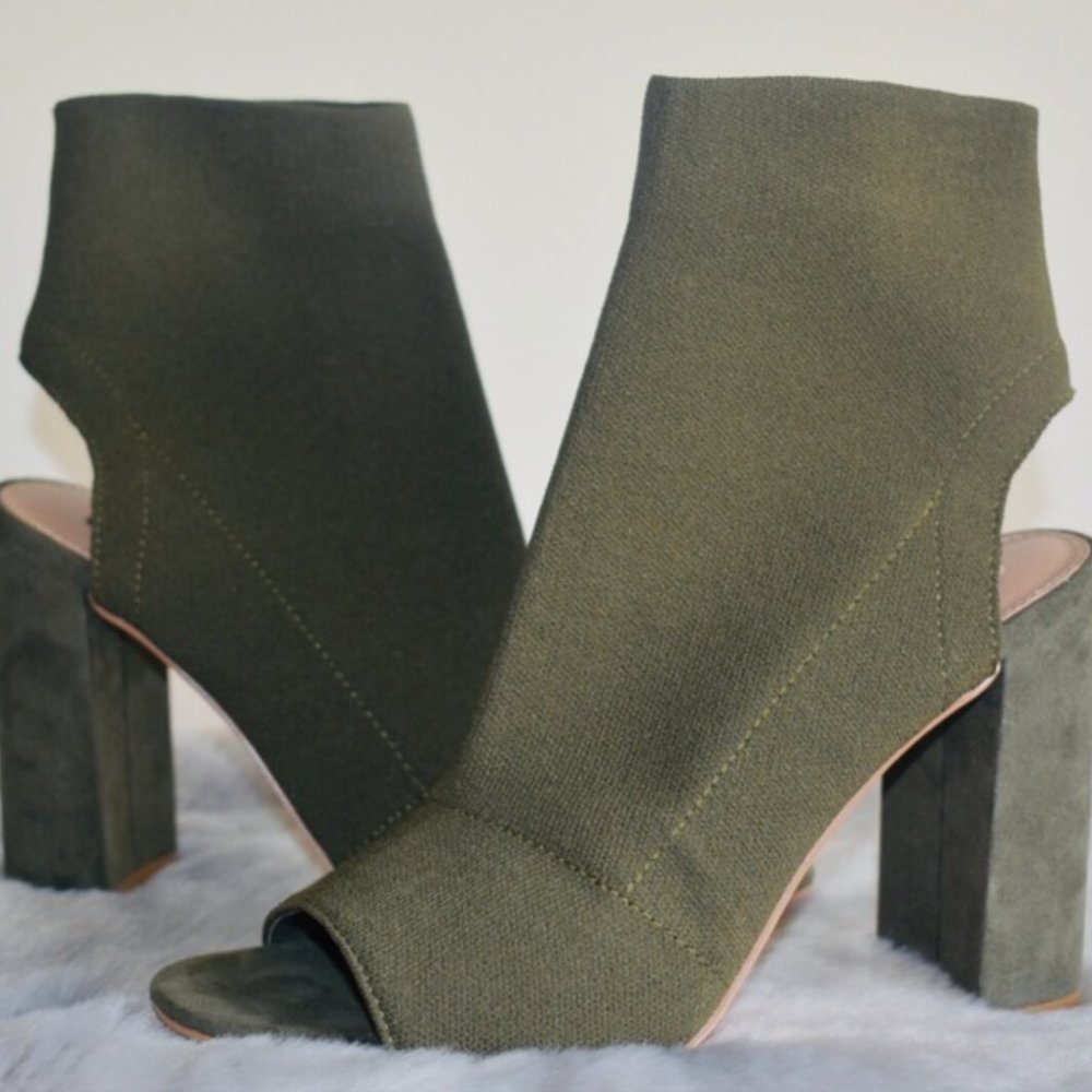 NEW olive green peep toe heels size 7.5